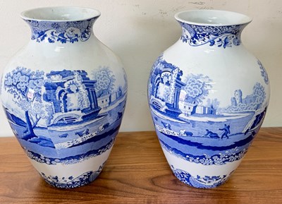 Lot 320 - A pair of Spode blue and white vase H26cm