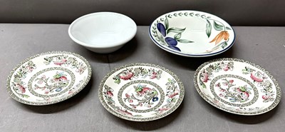 Lot 702 - Five dishes/bowls to include three ironstone...