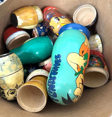 Lot 723 - A selection of novelty Russian dolls