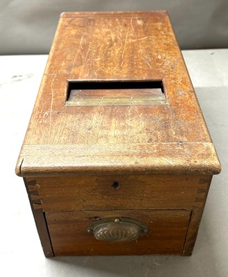 Lot 430C - A wooden cash register till 25cm x 22cm x 50cm