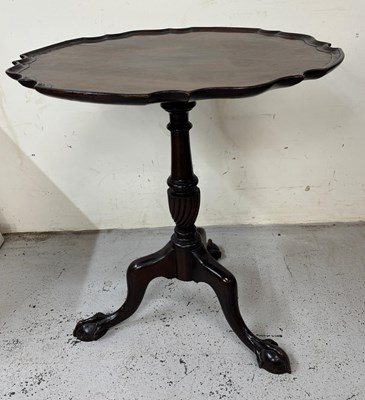 Lot 145 - A mahogany Edwardian  side table with...