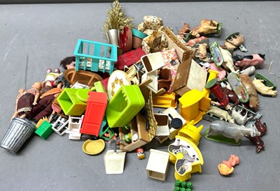 Lot 653 - A selection of plastic and Diecast figures and...