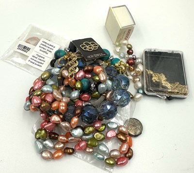 Lot 545 - A quantity of quality costume jewellery,...