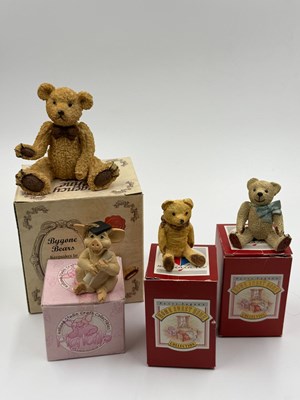 Lot 804 - Collectable figurines of bears
