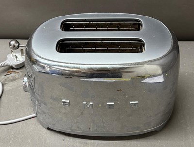 Lot 807 - A Smeg toaster with instruction manual