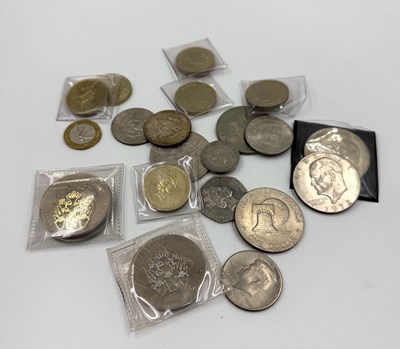 Lot 582 - A selection of collectable coins from the...