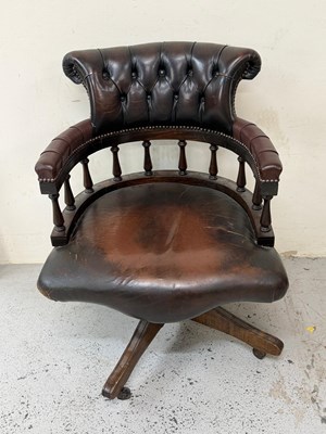 Lot 6 - Chesterfield-style captain's chair
