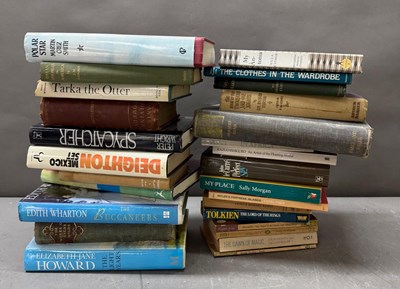 Lot 620 - A selection of fiction literature. Various...