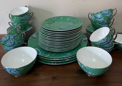Lot 366 - Wedgewood Jasper Conran china part dinner...